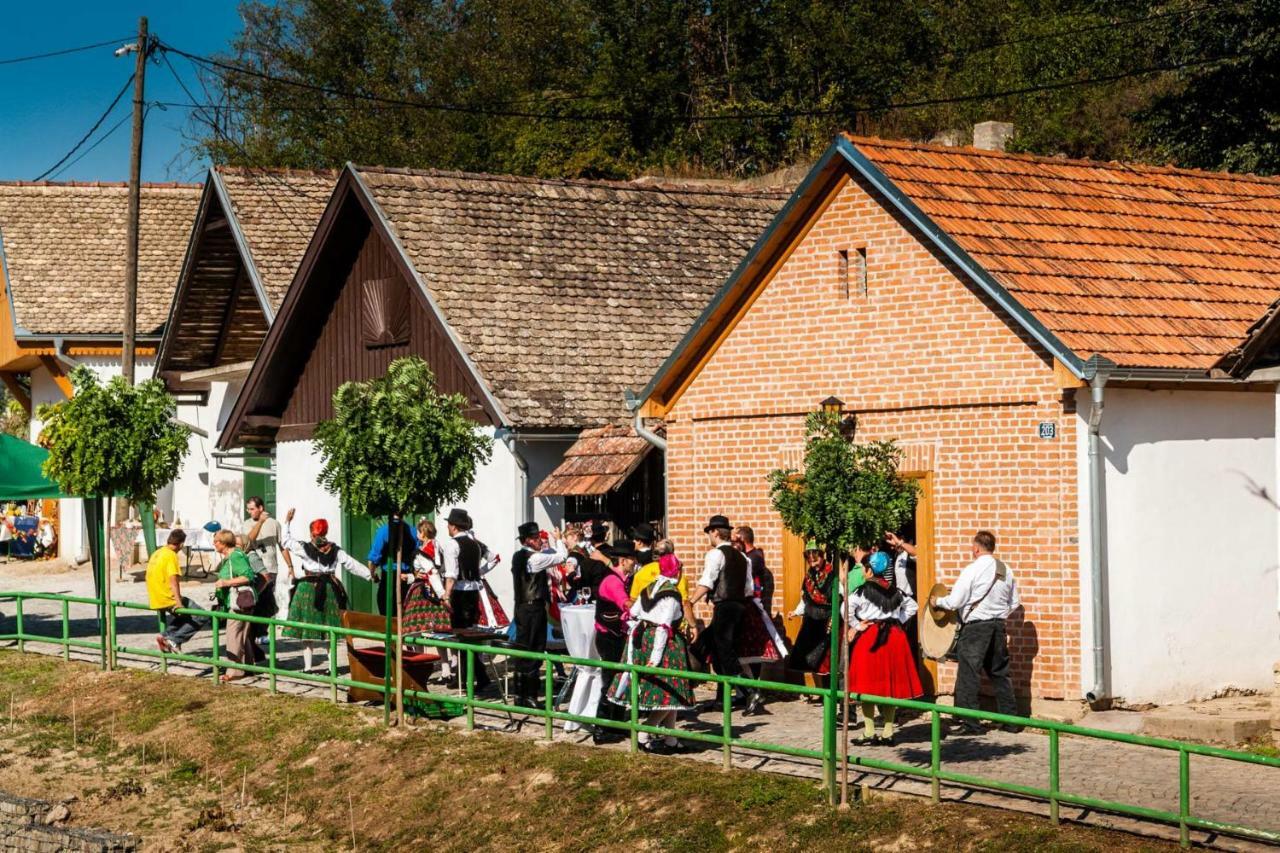 Sobe Na Vinskoj Cesti Zmajevac Daire Dış mekan fotoğraf